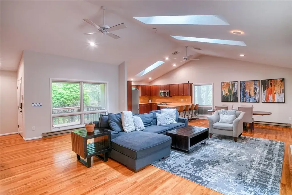 5 Buckingham Circle Rock Hill NY 12775