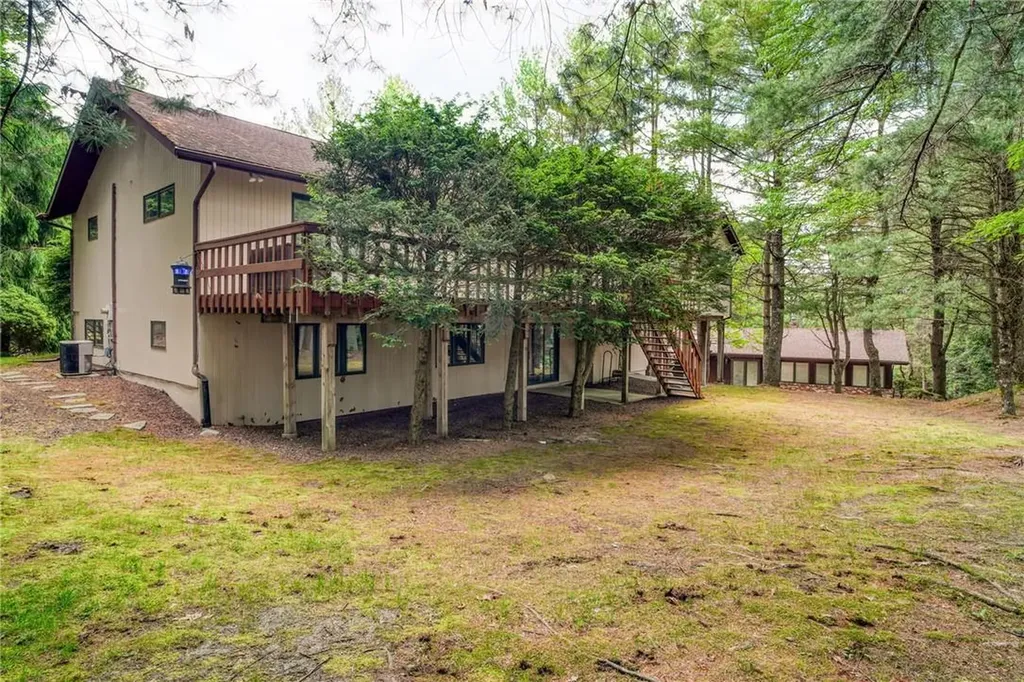 5 Buckingham Circle Rock Hill NY 12775