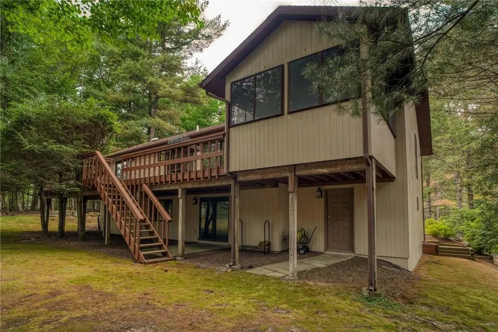 5 Buckingham Circle Rock Hill NY 12775