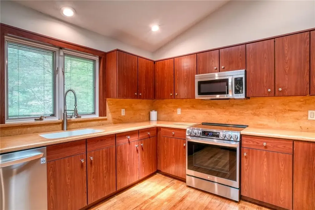 5 Buckingham Circle Rock Hill NY 12775