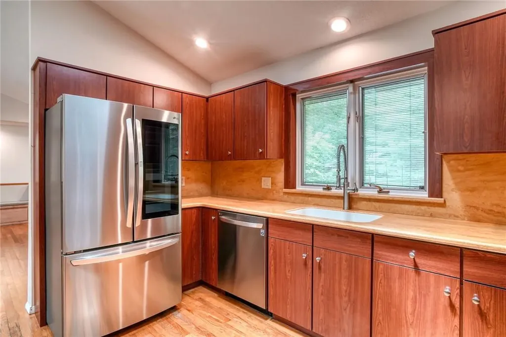 5 Buckingham Circle Rock Hill NY 12775