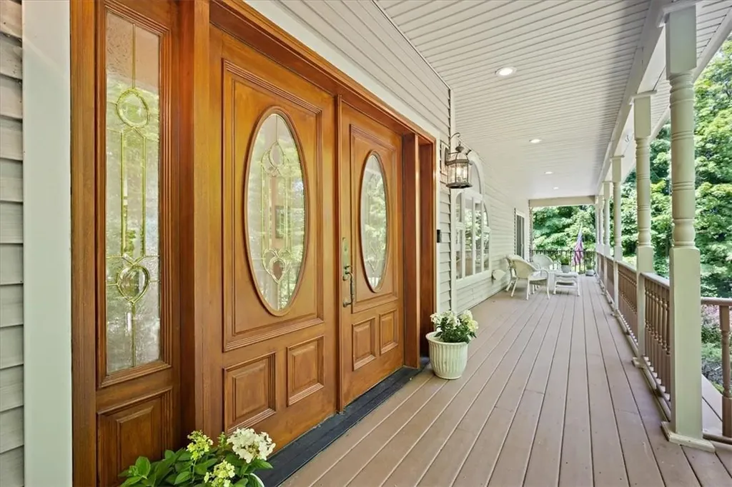 116 Lane Gate Road Cold Spring NY 10516