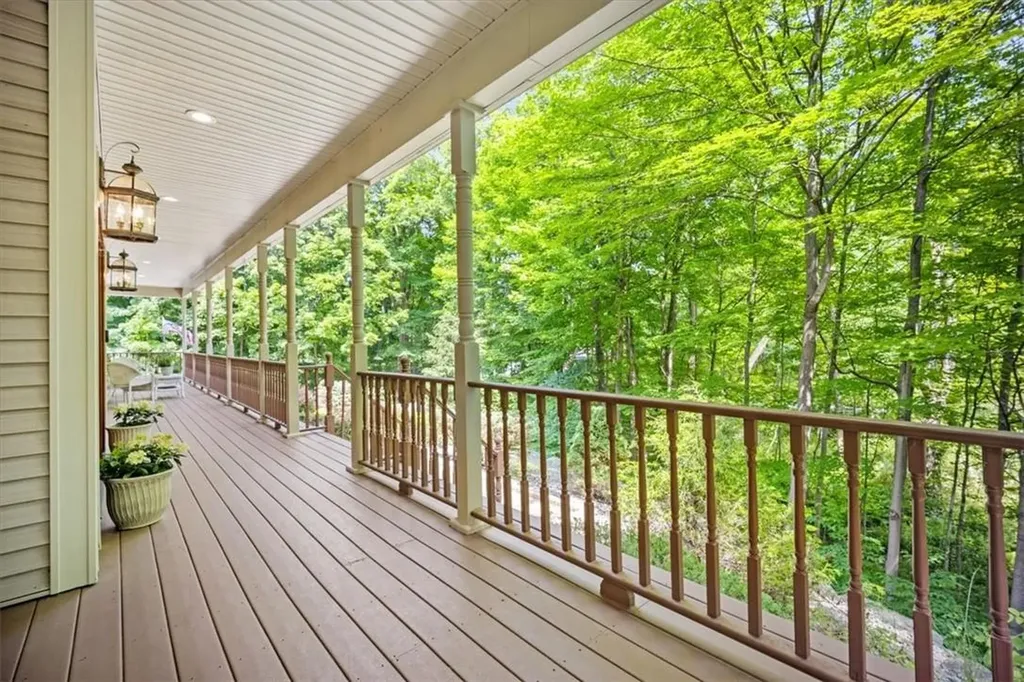 116 Lane Gate Road Cold Spring NY 10516