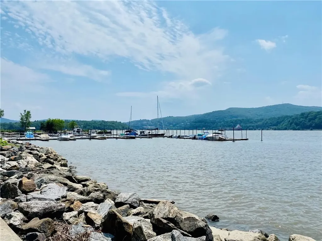 116 Lane Gate Road Cold Spring NY 10516