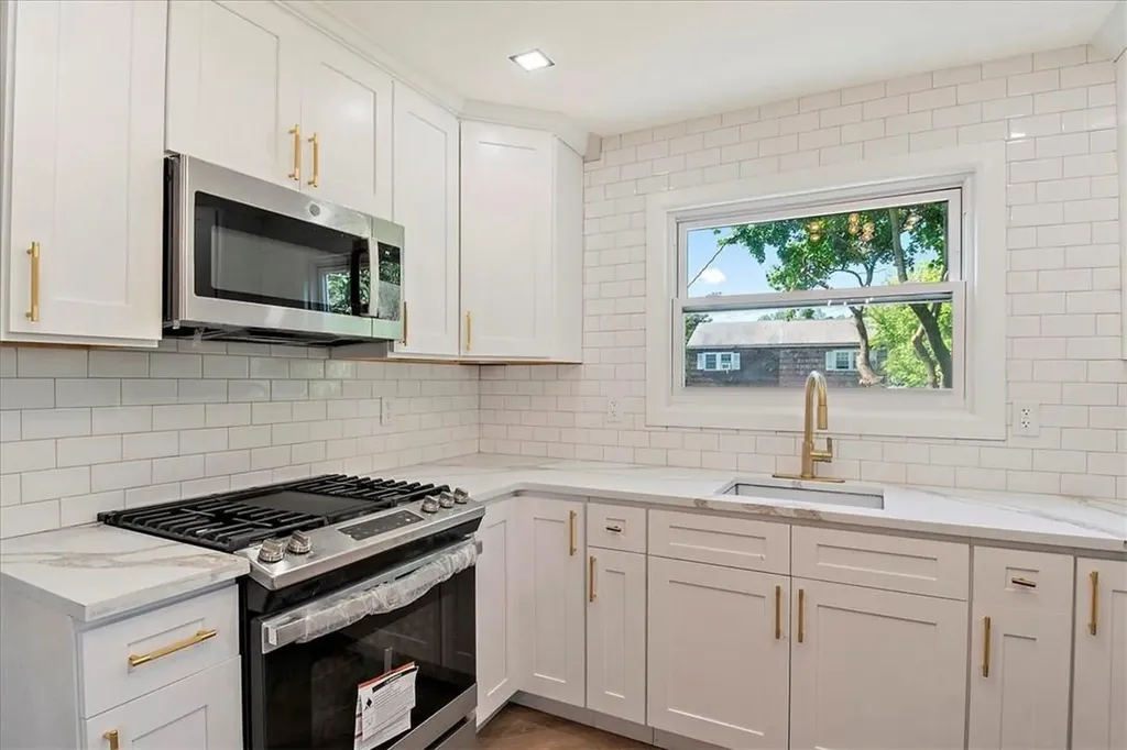 21 Elissa Lane Yonkers NY 10710