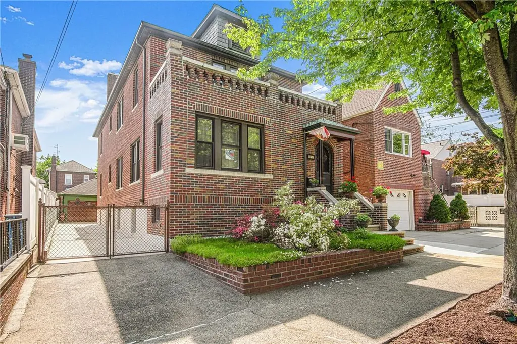 1857 Hering Avenue Bronx NY 10461