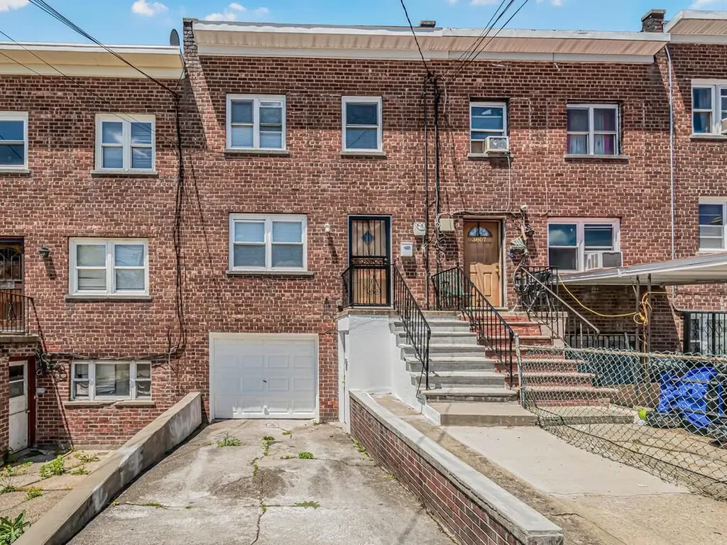 3805 Paulding Avenue Bronx NY 10469