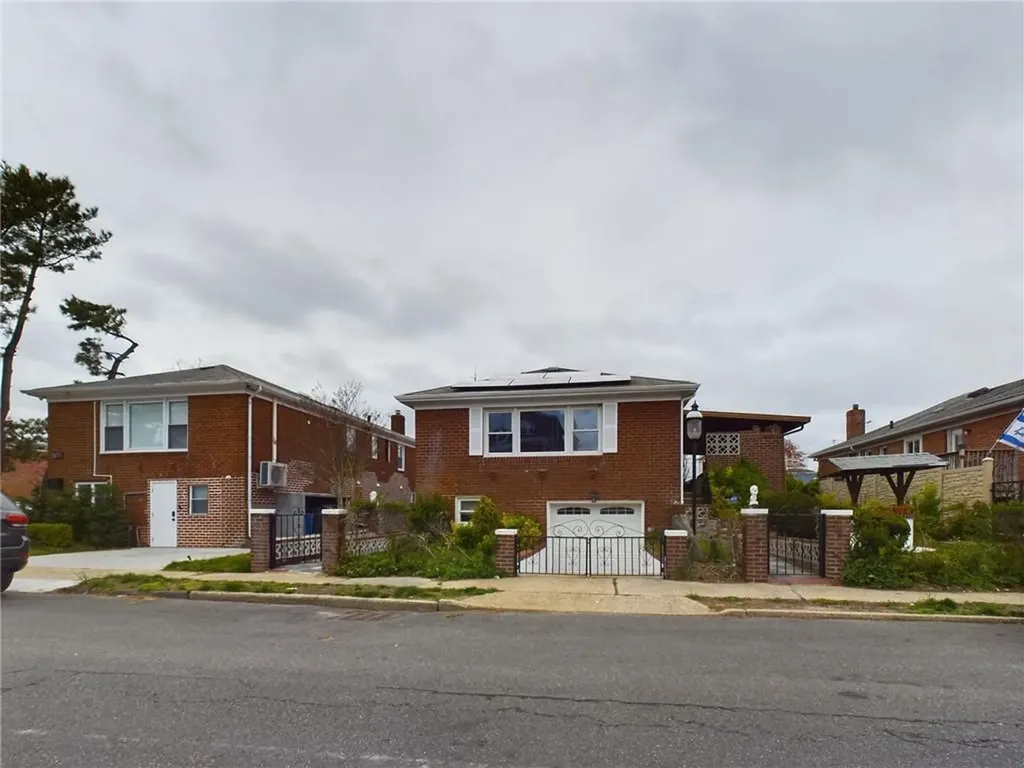 3865 Poplar Avenue Brooklyn NY 11224