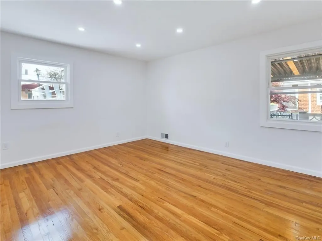 3865 Poplar Avenue Brooklyn NY 11224