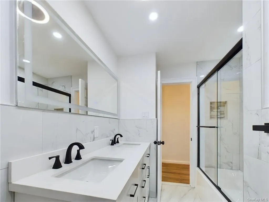 3865 Poplar Avenue Brooklyn NY 11224