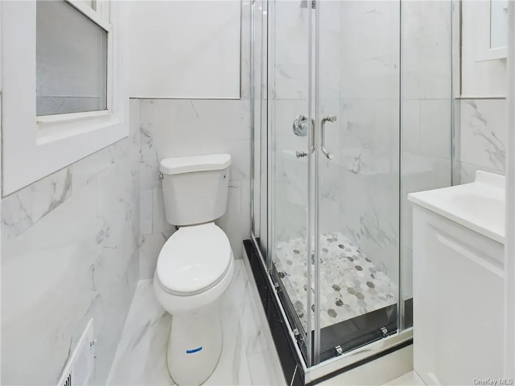 3865 Poplar Avenue Brooklyn NY 11224