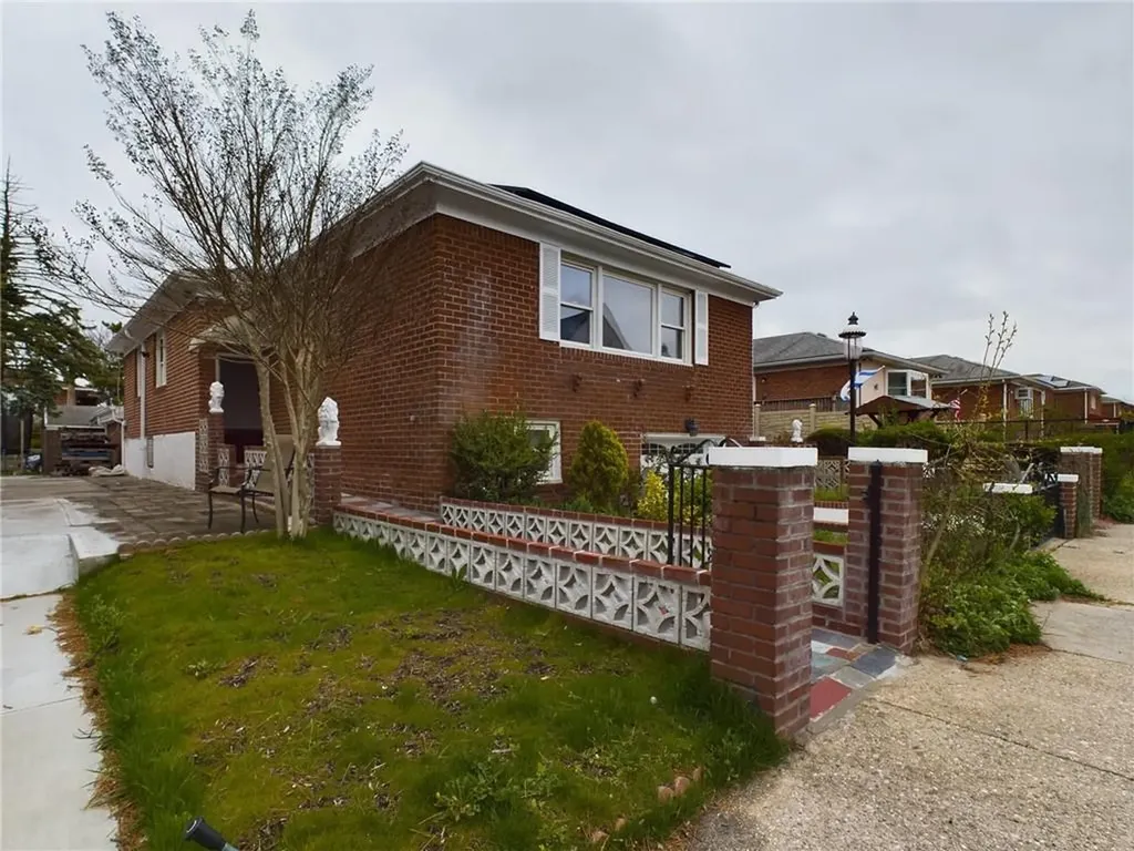 3865 Poplar Avenue Brooklyn NY 11224