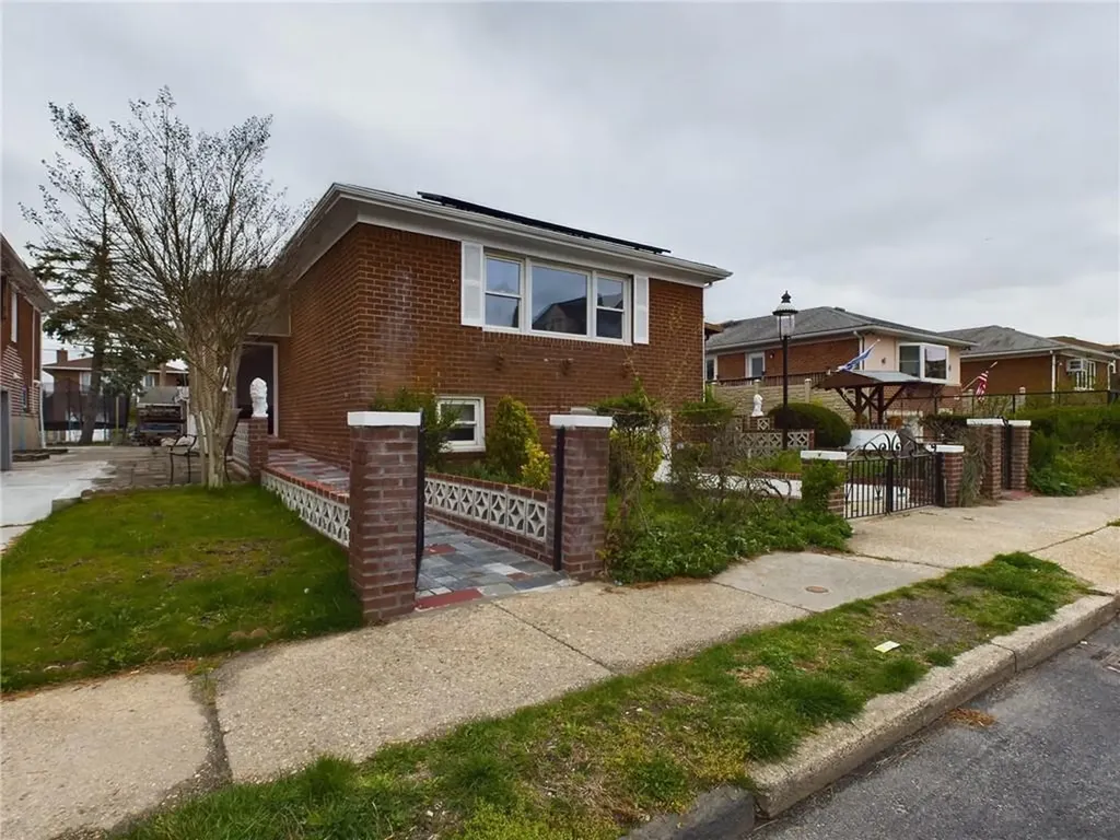3865 Poplar Avenue Brooklyn NY 11224