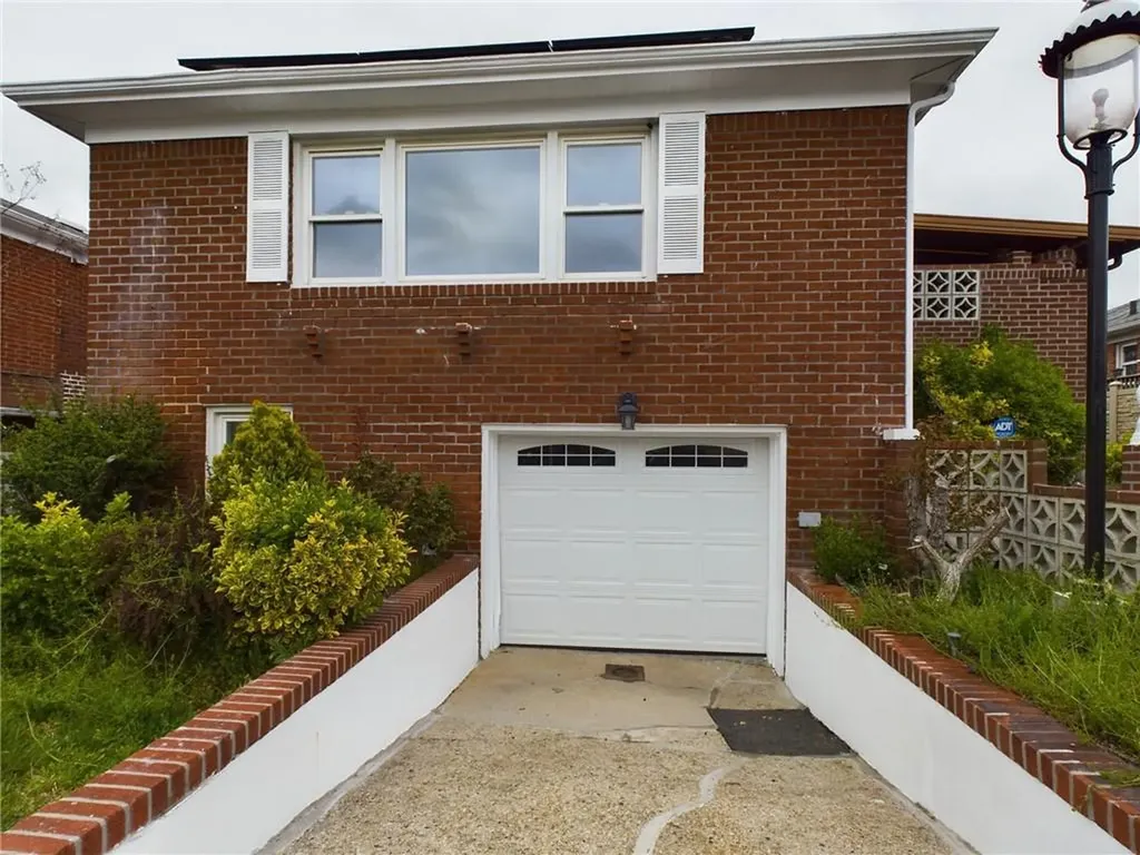 3865 Poplar Avenue Brooklyn NY 11224