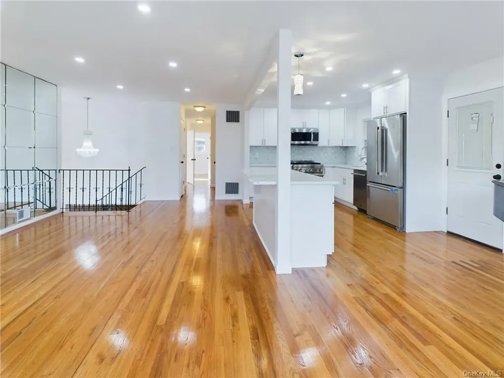 3865 Poplar Avenue Brooklyn NY 11224