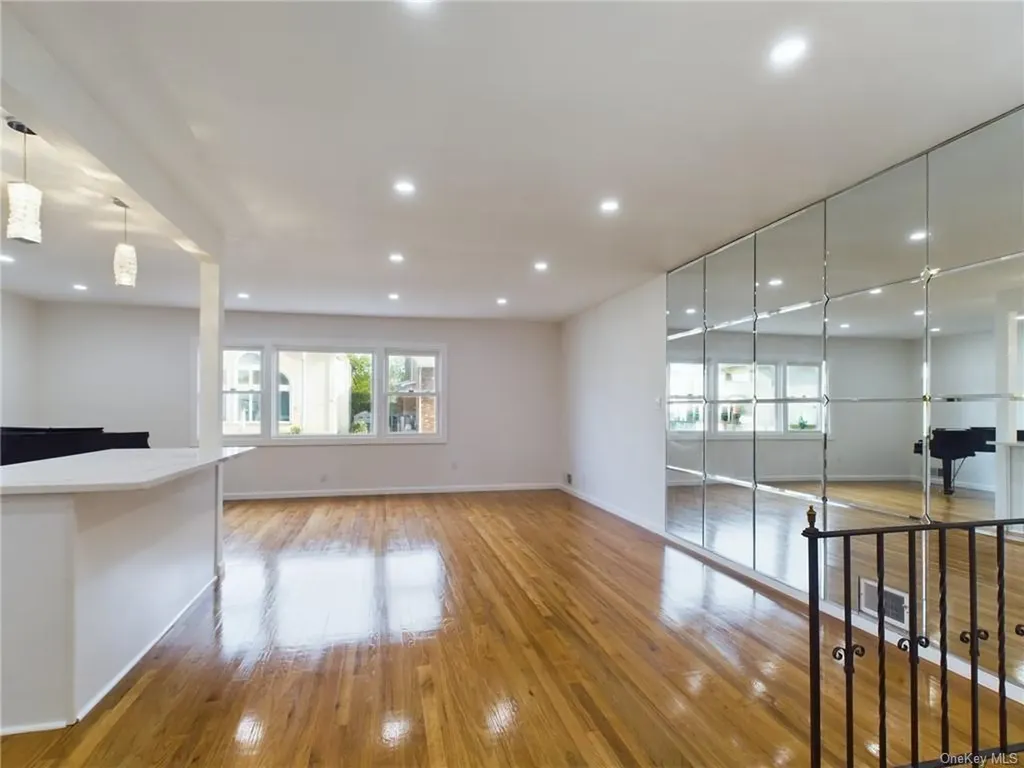 3865 Poplar Avenue Brooklyn NY 11224