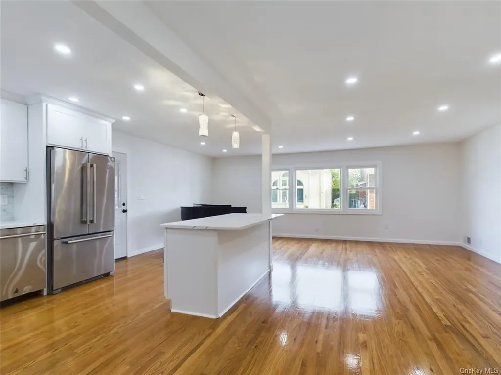 3865 Poplar Avenue Brooklyn NY 11224