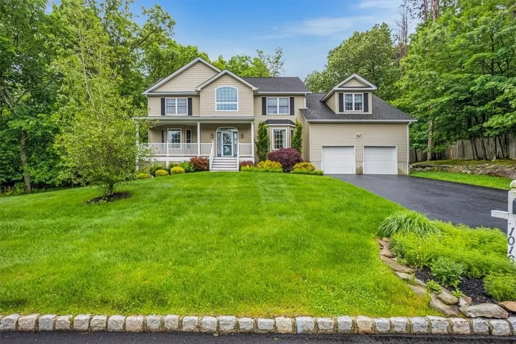 1016 Rolling Ridge New Windsor NY 12553