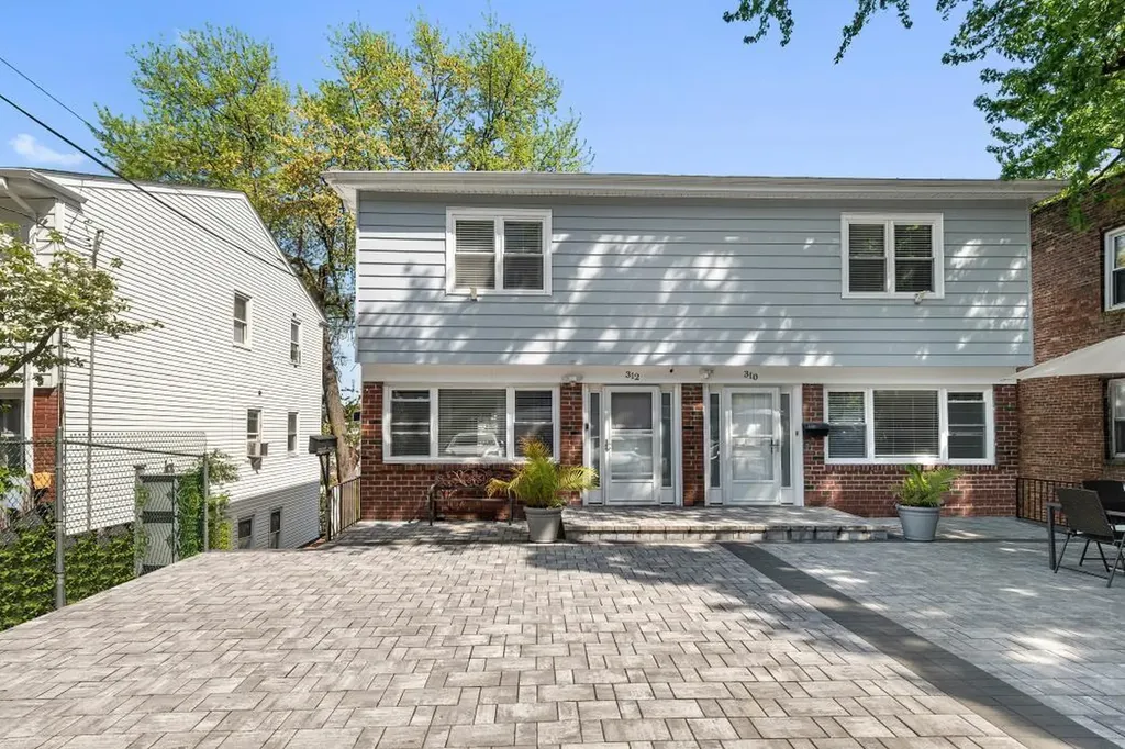 312 Edwards Place Yonkers NY 10703