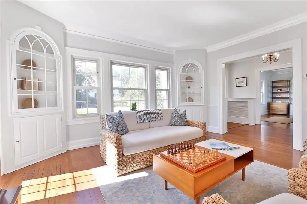 106 Sutton Manor Road New Rochelle NY 10801