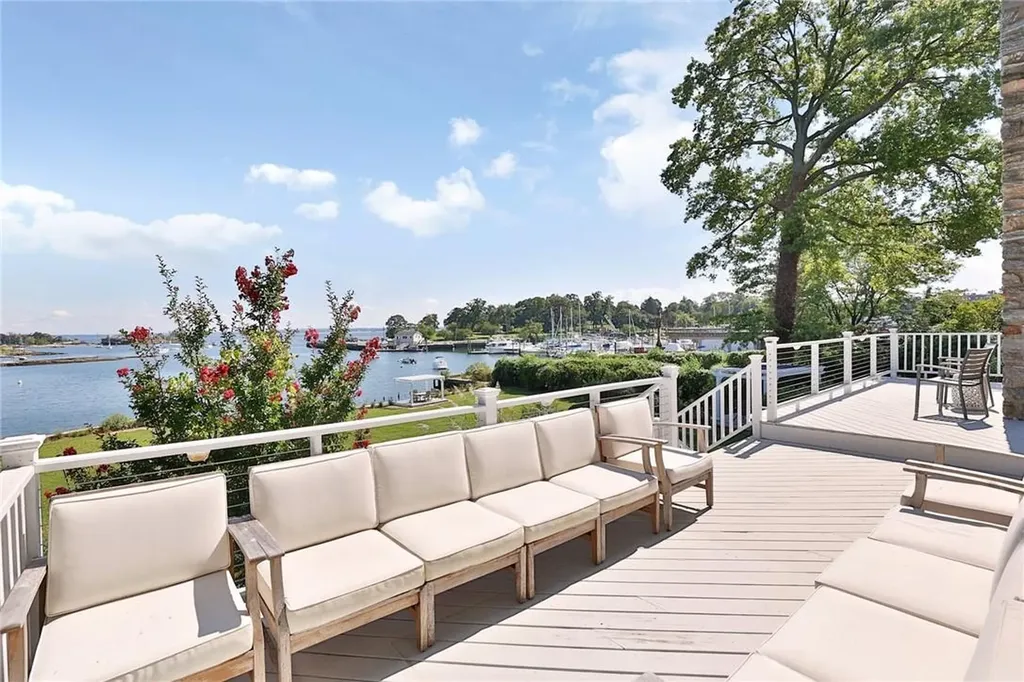 106 Sutton Manor Road New Rochelle NY 10801
