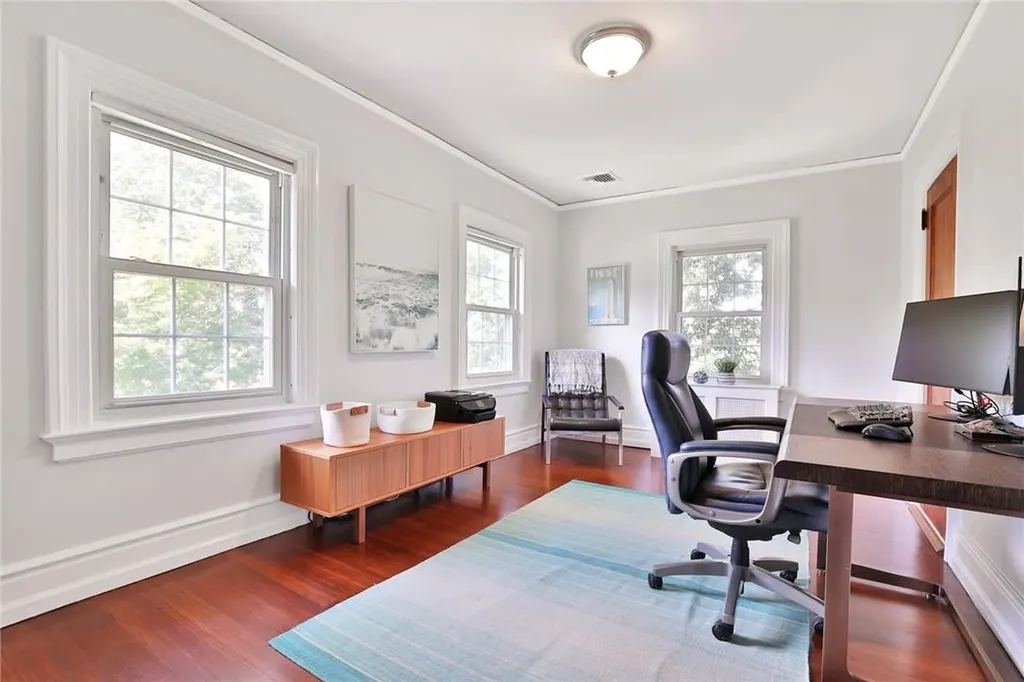 106 Sutton Manor Road New Rochelle NY 10801