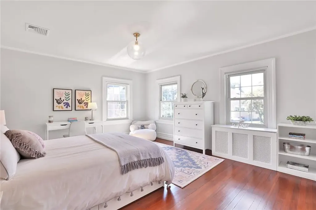 106 Sutton Manor Road New Rochelle NY 10801