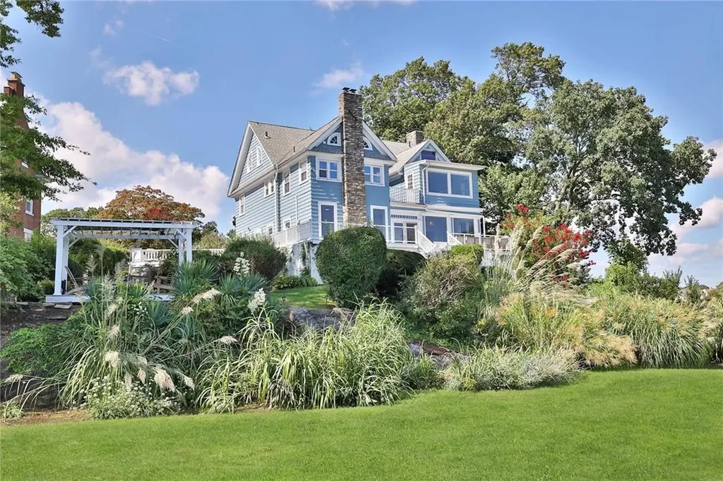 106 Sutton Manor Road New Rochelle NY 10801