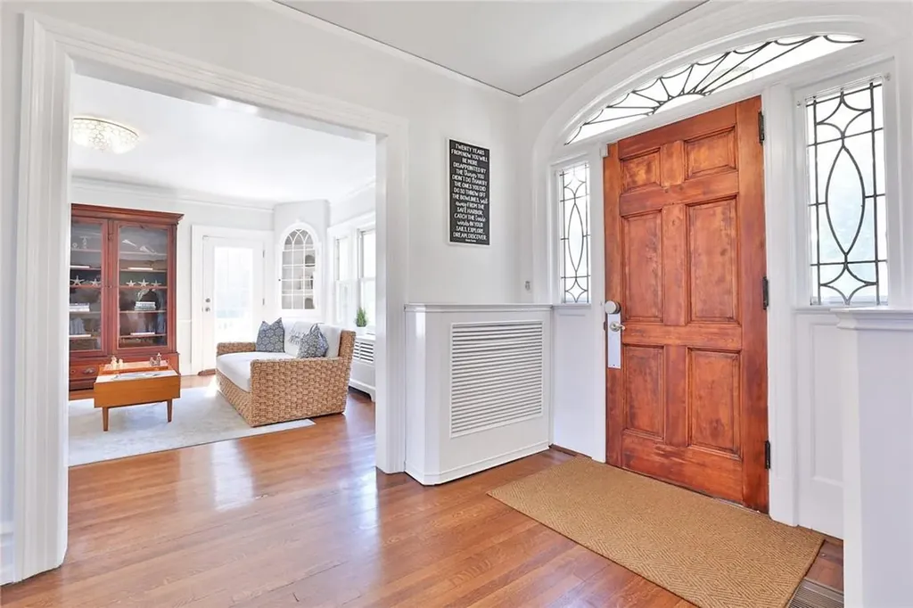 106 Sutton Manor Road New Rochelle NY 10801