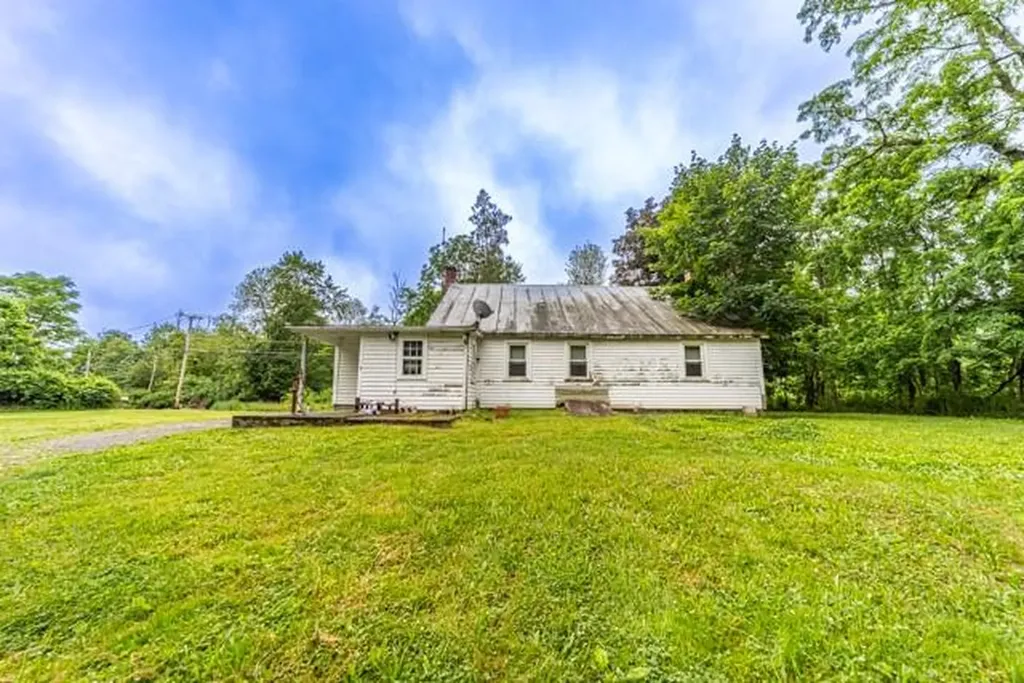 10 Kandy Lane Wallkill NY 12589