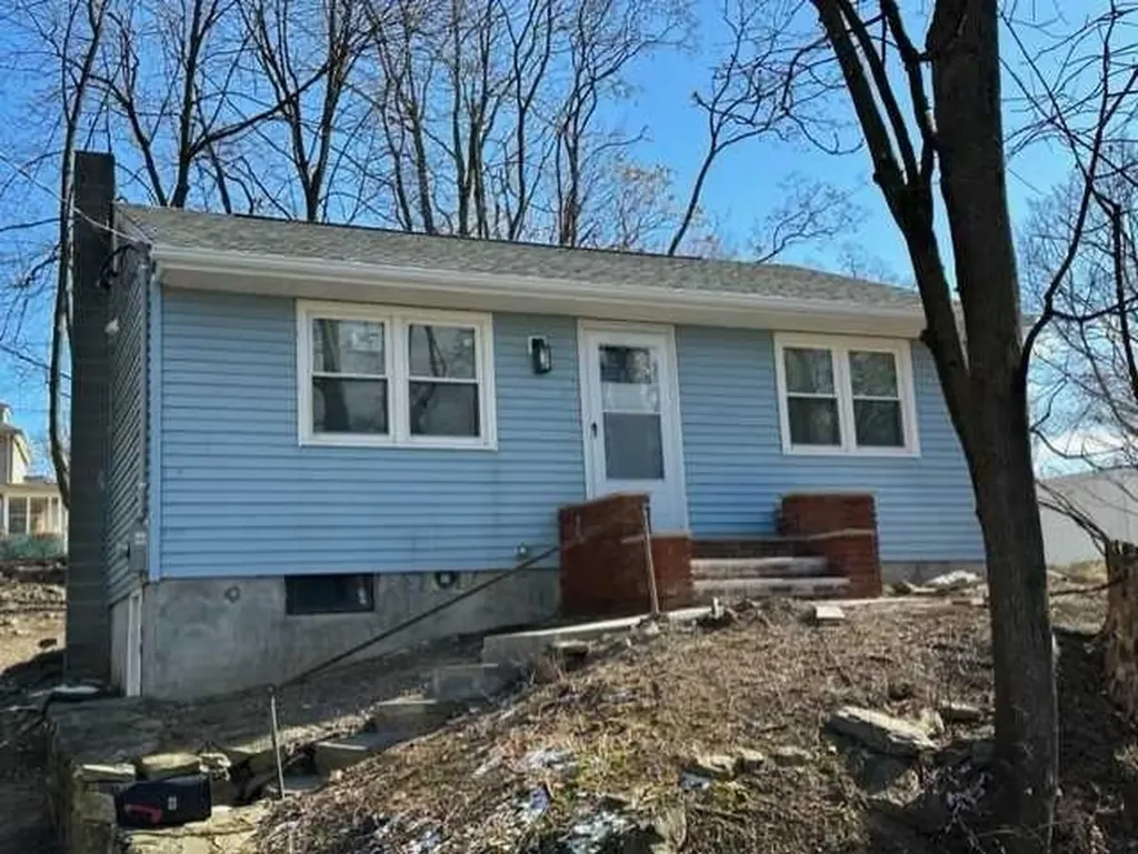 8 W Arnold Road Poughkeepsie NY 12601