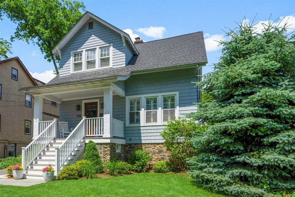 738 Forest Avenue Larchmont NY 10538