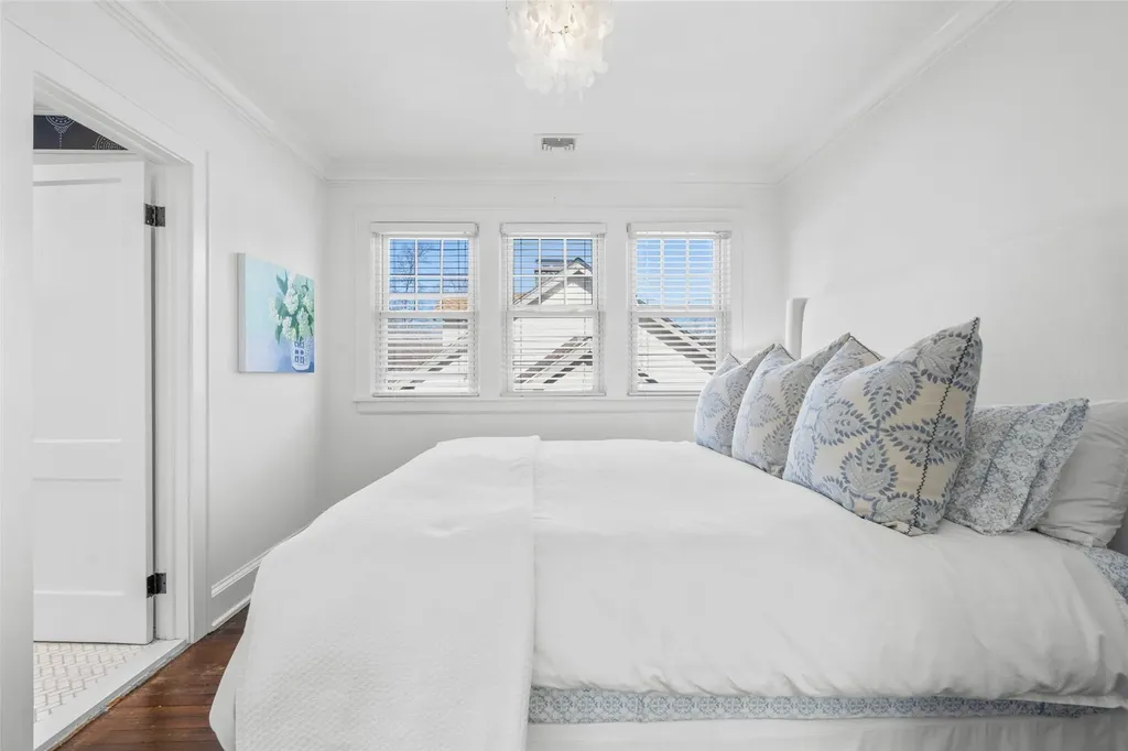 738 Forest Avenue Larchmont NY 10538