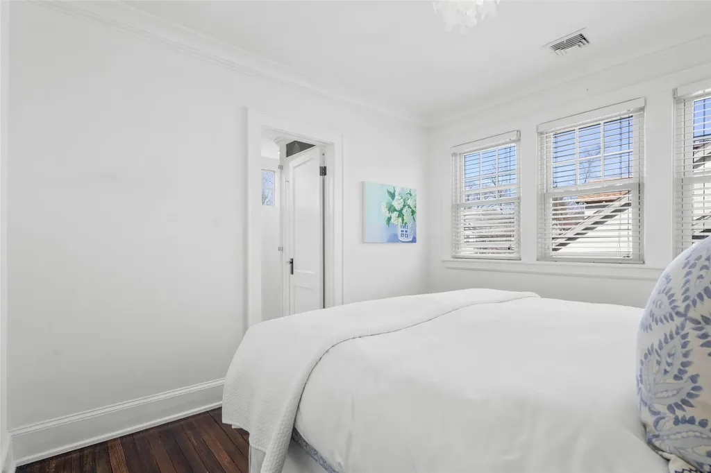 738 Forest Avenue Larchmont NY 10538