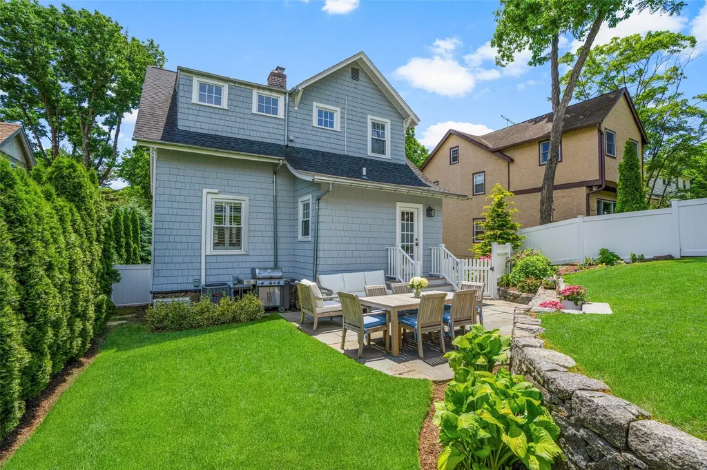 738 Forest Avenue Larchmont NY 10538