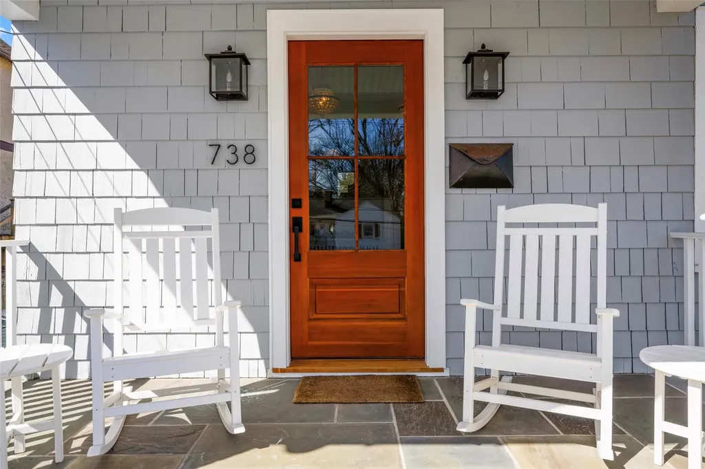 738 Forest Avenue Larchmont NY 10538