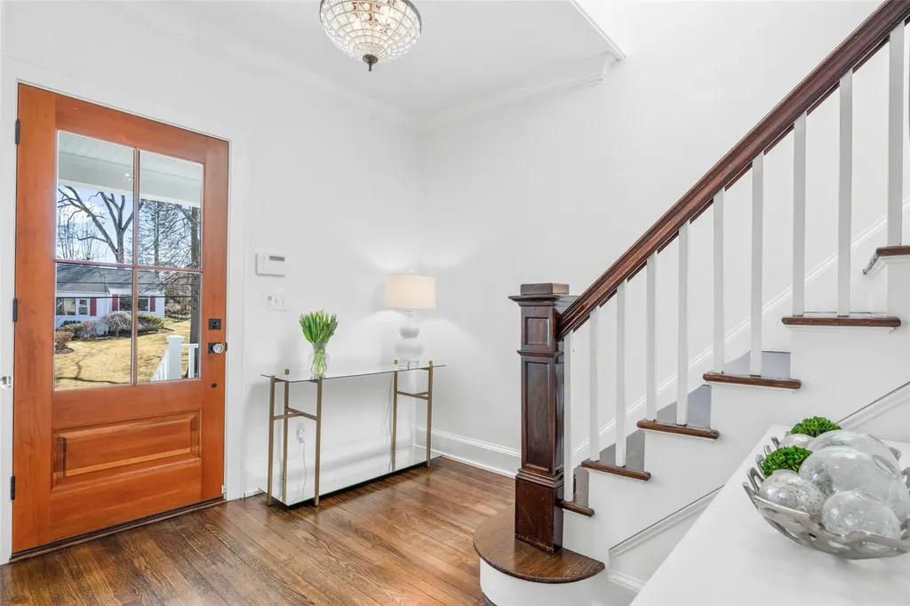 738 Forest Avenue Larchmont NY 10538
