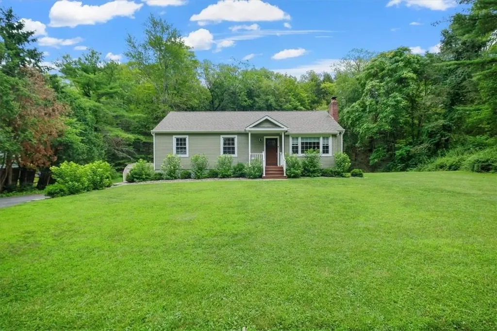19 Van Dam Road Hyde Park NY 12538
