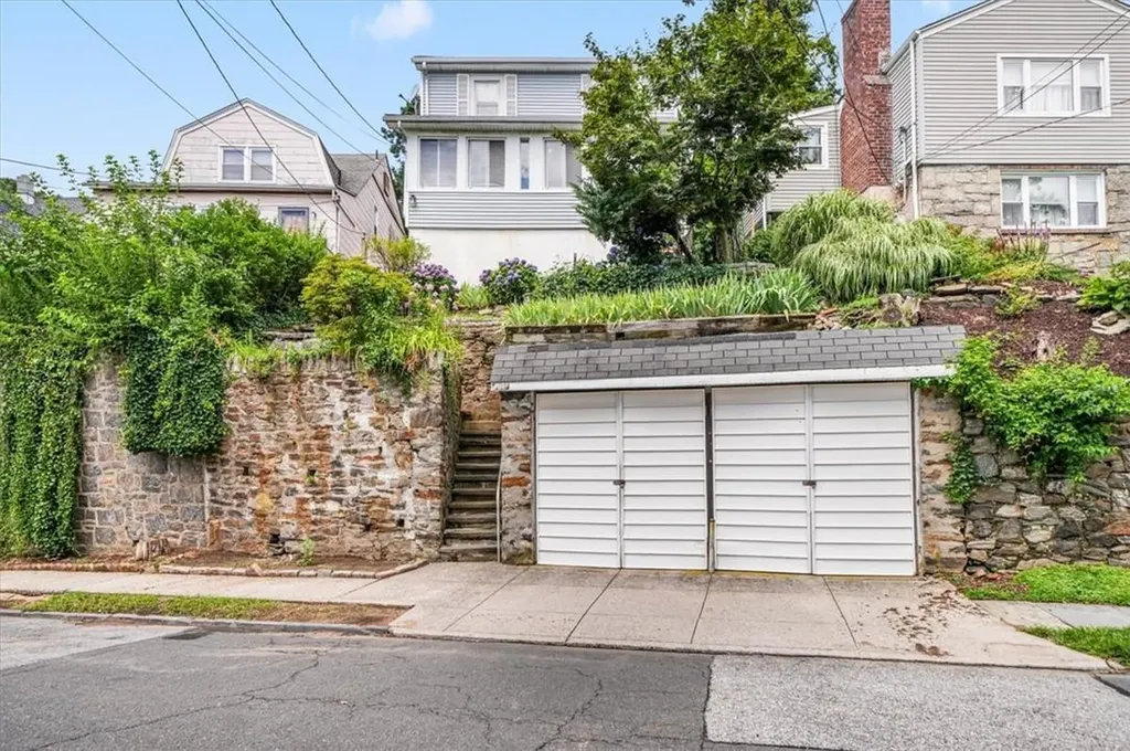 611 Bellevue Avenue N Yonkers NY 10703
