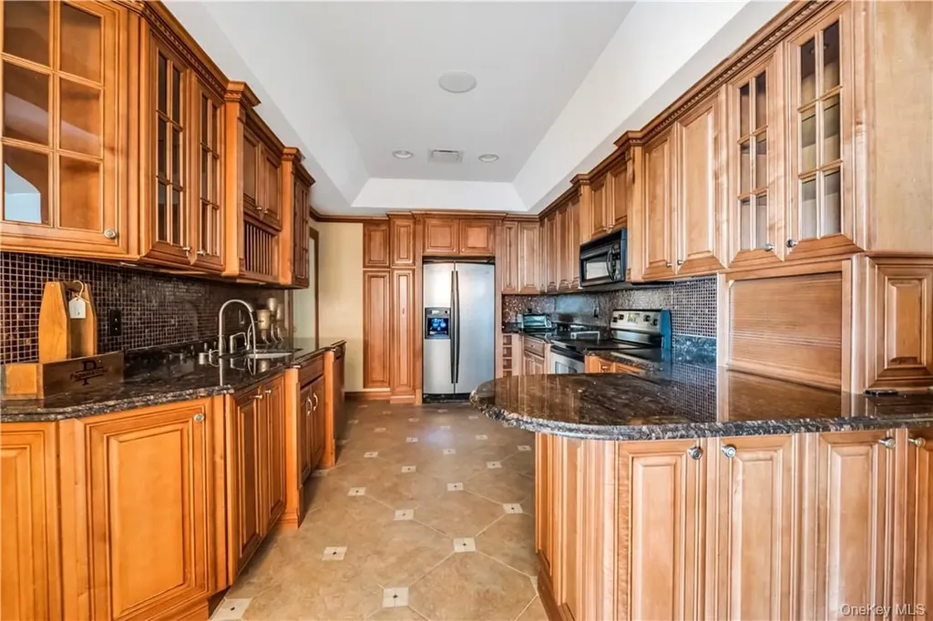 4 Old Wagon Lane Old Westbury NY 11568