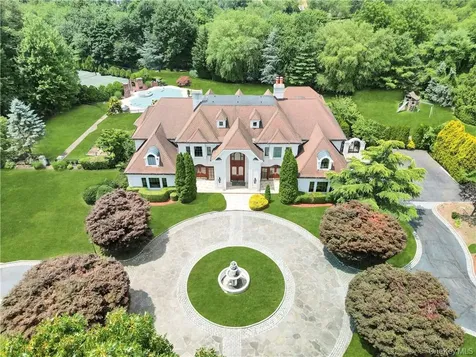 4 Old Wagon Lane Old Westbury NY 11568