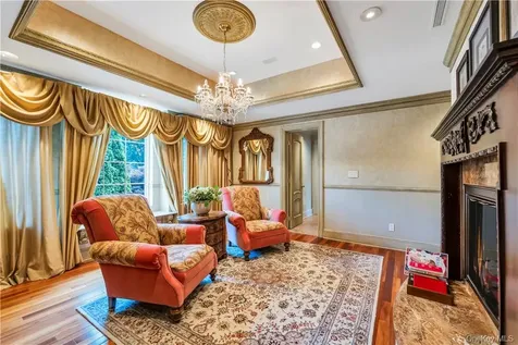 4 Old Wagon Lane Old Westbury NY 11568