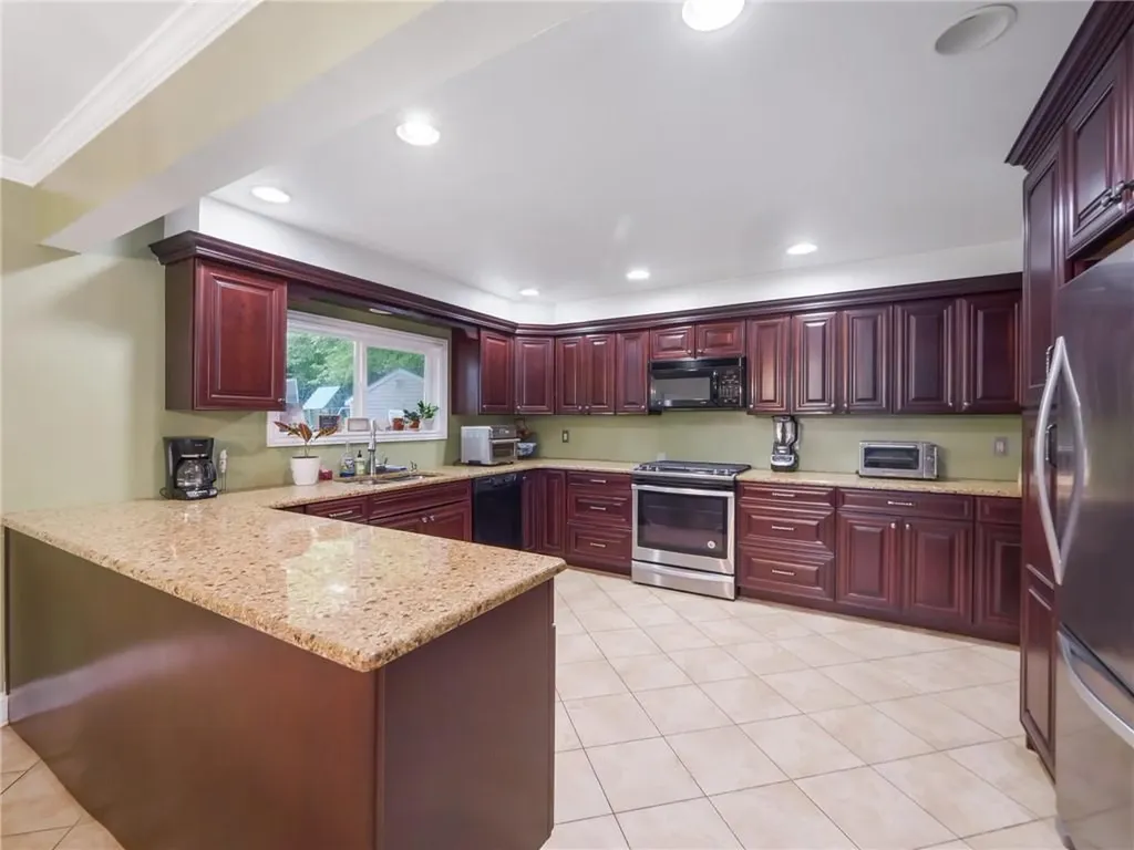20 Sunny Ridge Road Spring Valley NY 10977