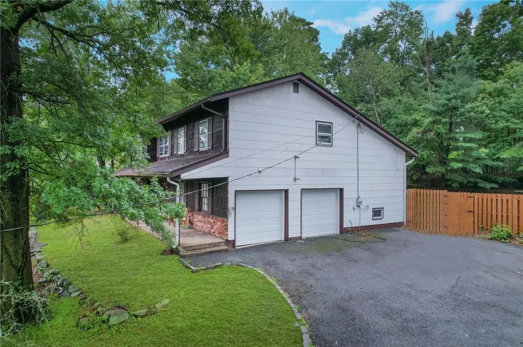 20 Sunny Ridge Road Spring Valley NY 10977