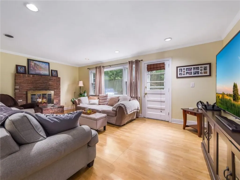 20 Sunny Ridge Road Spring Valley NY 10977