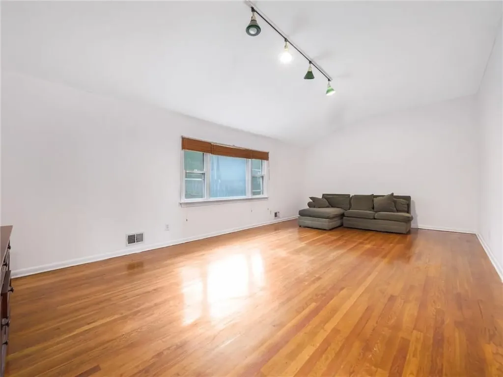 20 Sunny Ridge Road Spring Valley NY 10977