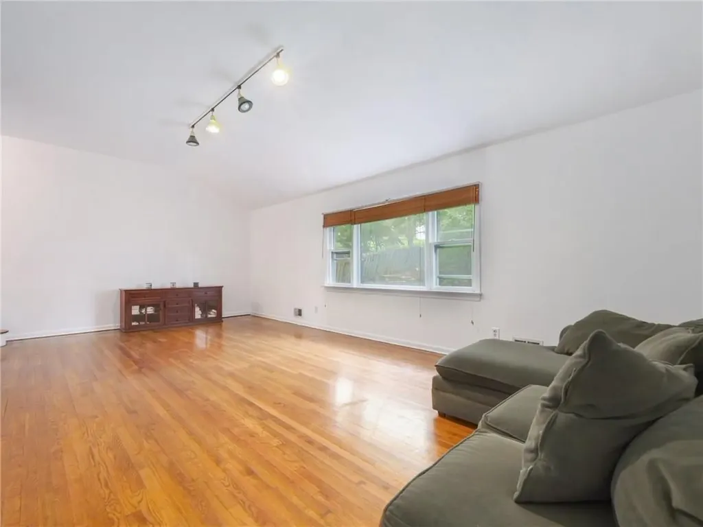 20 Sunny Ridge Road Spring Valley NY 10977