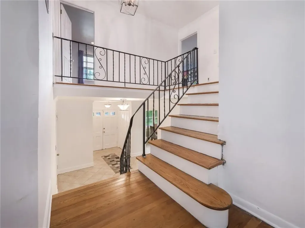 20 Sunny Ridge Road Spring Valley NY 10977