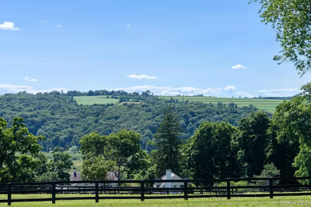 20 Smithfield Way Amenia NY 12501