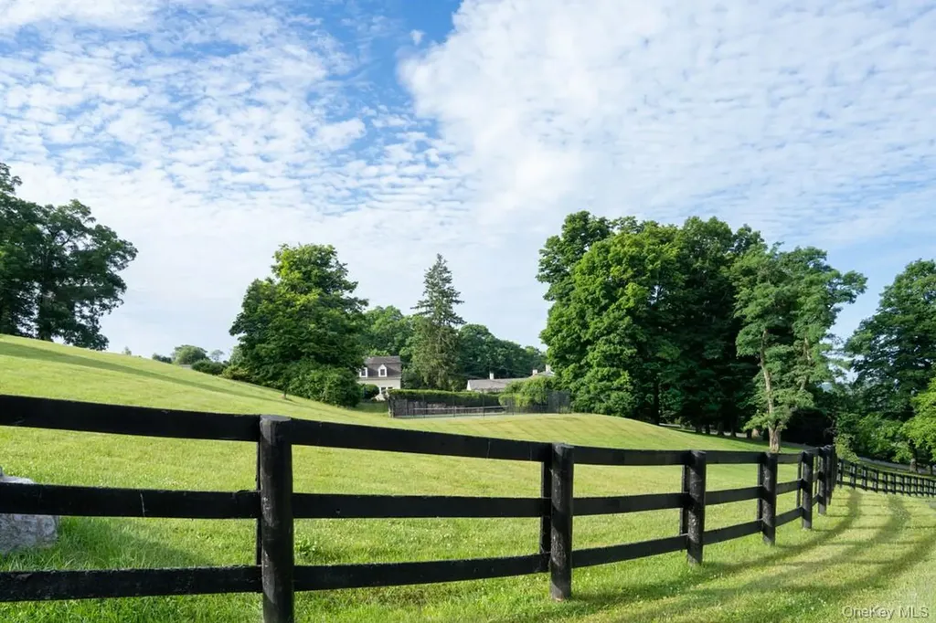 20 Smithfield Way Amenia NY 12501